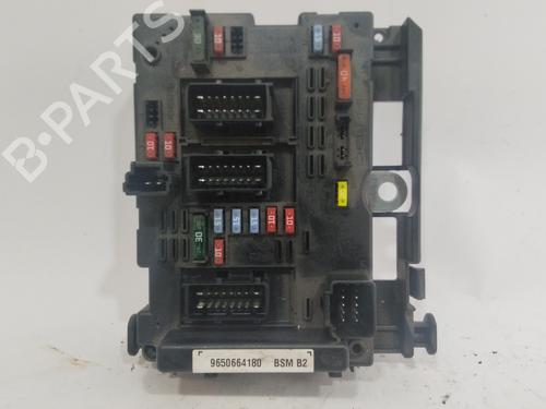 Used Fuse box PEUGEOT 307 Break (3E) [2002-2009]  26222204