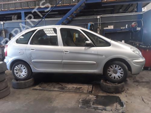 Left headlight CITROËN XSARA PICASSO (N68) 2.0 HDi | BP15514006C28