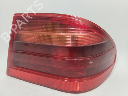 Used Right taillight MERCEDES-BENZ E-CLASS (W210) [1995-2003]  22272654