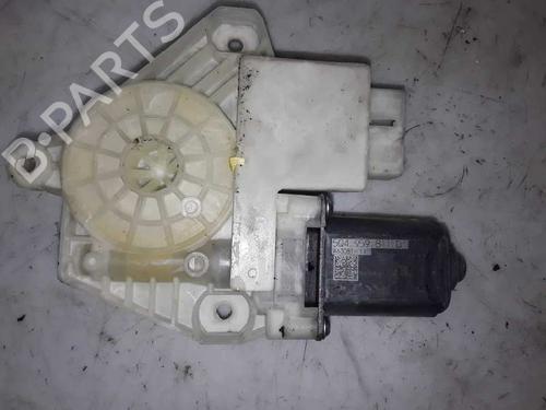 Elevalunas trasero izquierdo VW GOLF VII Variant (BA5, BV5) 1.6 TDI (105 hp) 5Q4959811D | 5Q4959811D |