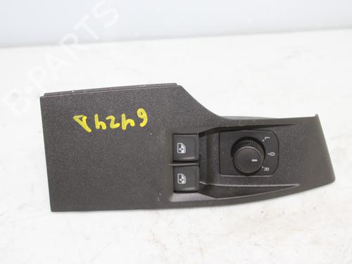 Used Left front window switch SEAT IBIZA V (KJ1, KJG) 1.0 MPi (80 hp) 17740439