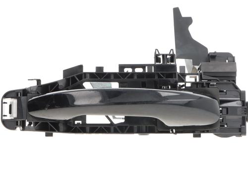 front-right-exterior-door-handle-mercedes-benz-c-class-w205-2013-2014-2015-2016-2017-2018-2019-2020-2021-2022-2023-33652950 main image