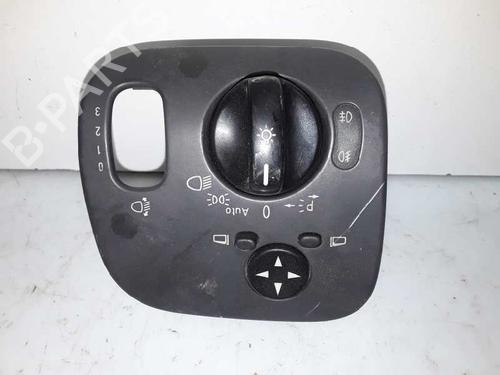 Used Headlight switch MERCEDES-BENZ C-CLASS (W203) [2000-2007]  8567562