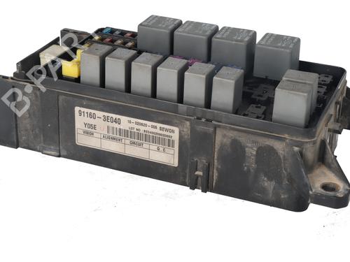Used Fuse box Fuse box 37013303 37013303