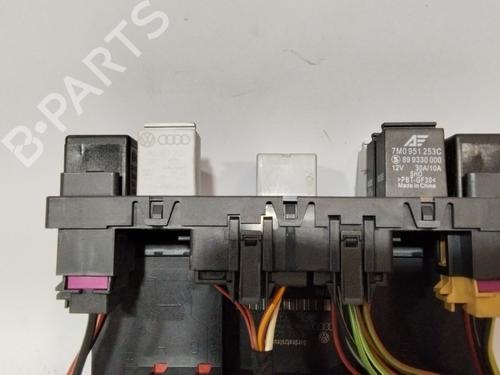 Fuse box VW GOLF V (1K1)  | BP29289158E1 