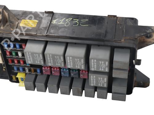 Used Fuse box Fuse box 37521318 37521318