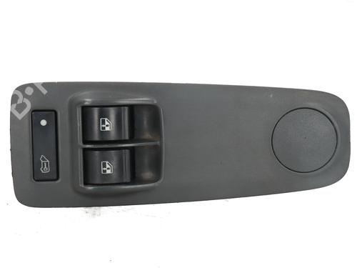 Mando elevalunas delantero izquierdo PEUGEOT BOXER Van 2.2 HDi 120 (120 hp) 31816941