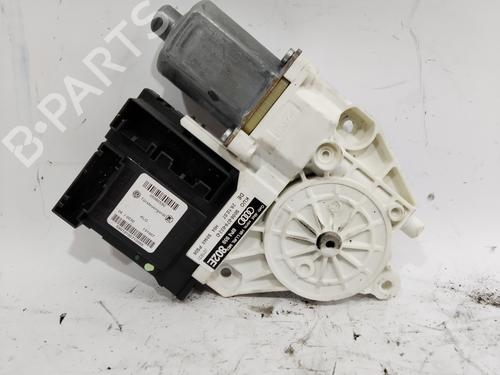 Rudehejsemotor bagstkærm højre AUDI A3 Sportback (8PA) [2004-2015]  27469945