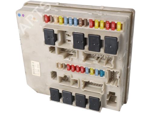 fuse-box-renault-clio-iii-br01-cr01-2005-2006-2007-2008-2009-2010-2011-2012-2013-2014-37153328 main image