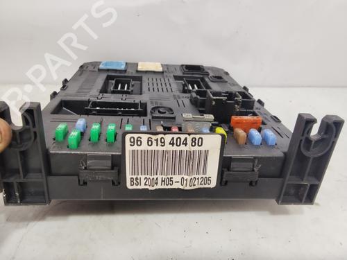 Fuse box PEUGEOT 307 Break (3E) 1.6 HDi 110 | BP27727357E1 