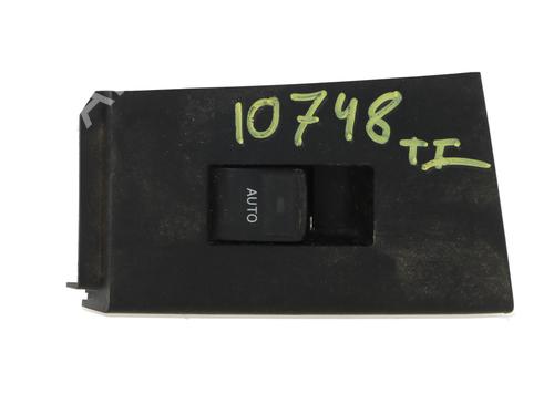 Used Left rear window switch Left rear window switch TOYOTA AURIS (_E18_) 1.8 Hybrid (ZWE186_, ZWE186R) (136 hp) 36111040 36111040
