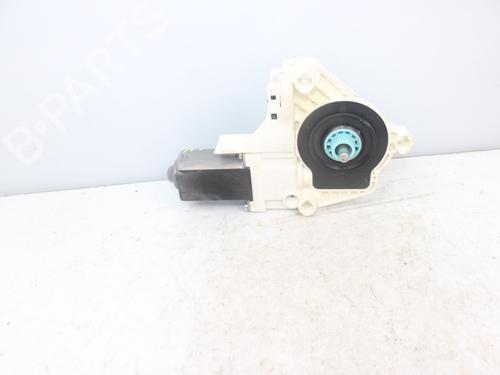 Left front window motor AUDI A4 B8 Avant (8K5)  | BP16747155E21 