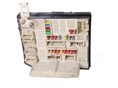 Used Fuse box Fuse box 39504736 39504736