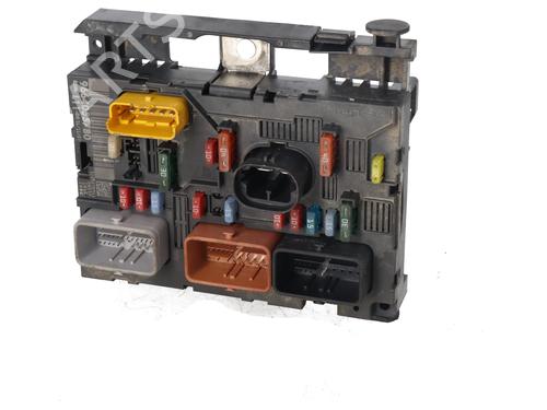 Used Fuse box Fuse box 37149399 37149399