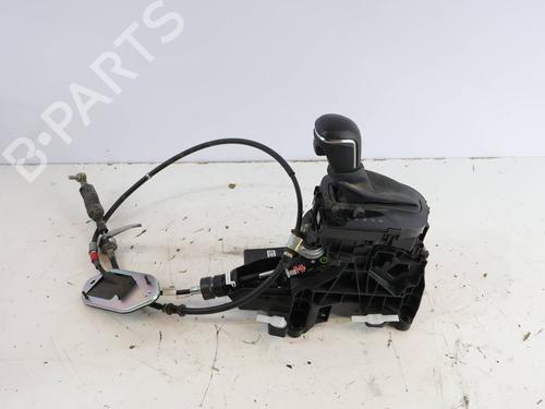 gear-lever-toyota-yaris-_p21_-_pa1_-_ph1_-2020-39386159 main image