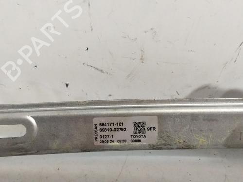 Front right window mechanism TOYOTA COROLLA Saloon (_E21_) 1.6 VVTi (ZRE210) | BP33214746C23 - Image 2