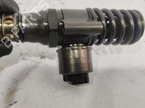 Used Injector AUDI A3 (8P1) [2003-2013]  27469595