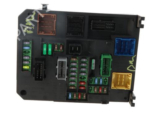 Used Fuse box Fuse box 38169047 38169047