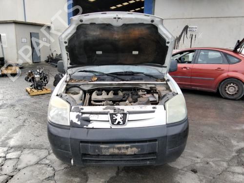 Right headlight CITROËN BERLINGO / BERLINGO FIRST MPV (MF_, GJK_, GFK_) 1.9 D (MFWJZ) | BP32234530C29 