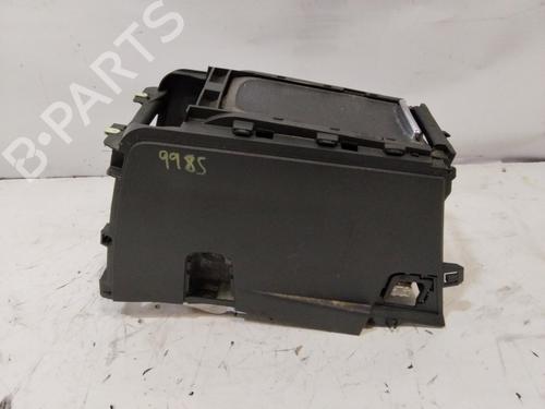 Used Armrest / Center console PEUGEOT 5008 (0U_, 0E_) [2009-2017]  29565683