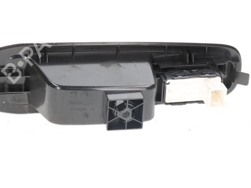 Right rear window switch PEUGEOT 308 II (LB_, LP_, LW_, LH_, L3_) 1.2 THP 130 | BP30138393I28