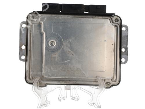 Used Engine control unit (ECU) RENAULT SCÉNIC II (JM0/1_) [2003-2010]  30400344
