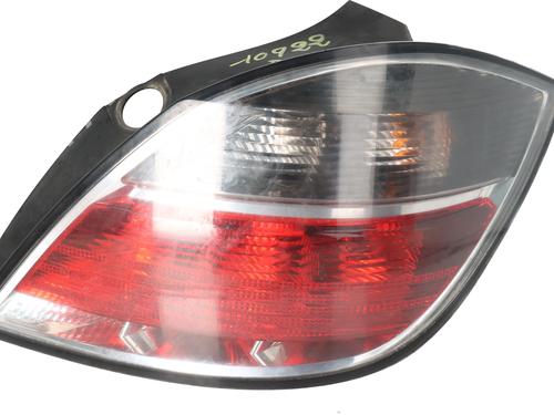 Used Right taillight OPEL ASTRA H (A04) [2004-2014]  32183687