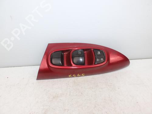 Used Left front window switch NISSAN JUKE (F15) [2010-2019]  16976438