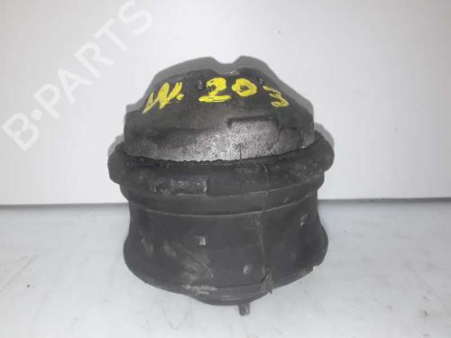 Used Engine mount MERCEDES-BENZ C-CLASS (W203) C 220 CDI (203.006, 203.008) (143 hp) 8761136