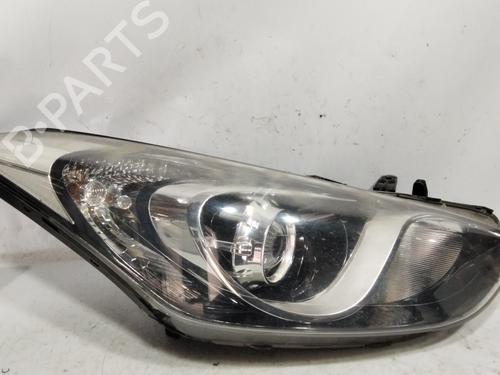 Used Right headlight Right headlight HYUNDAI i30 (GD) [2011-2026] 33798785 33798785
