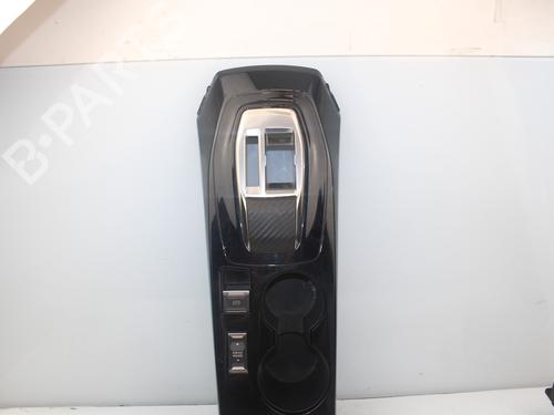 Used Armrest / Center console PEUGEOT 2008 II (UD_, US_, UY_, UJ_, UR_, UC_) e-2008 (UKZKXZ) (136 hp) 17612891