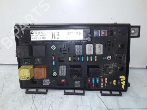Zekeringkast OPEL ASTRA H (A04) [2004-2014]  8576473