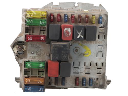 Used Fuse box Fuse box FIAT STILO (192_) 1.6 16V (192_XB1A) (103 hp) 33234782 33234782