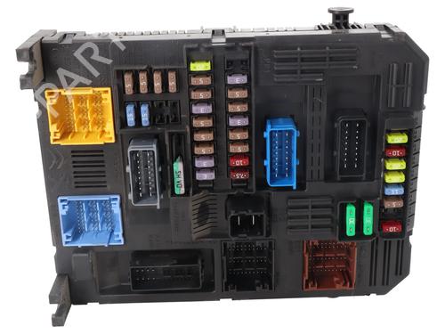 Used Fuse box Fuse box 38014675 38014675