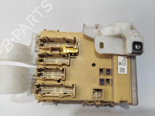 Used Fuse box TOYOTA AURIS (_E18_) 1.8 Hybrid (ZWE186_, ZWE186R) (136 hp) 21602463