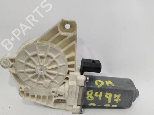 Used Left front window motor MERCEDES-BENZ B-CLASS Sports Tourer (W245) [2005-2011]  26275523
