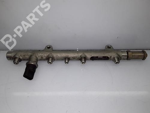 Used Injection rail Injection rail RENAULT LAGUNA II (BG0/1_) 1.9 dCi (BG08, BG0G) (120 hp) 9213977 9213977