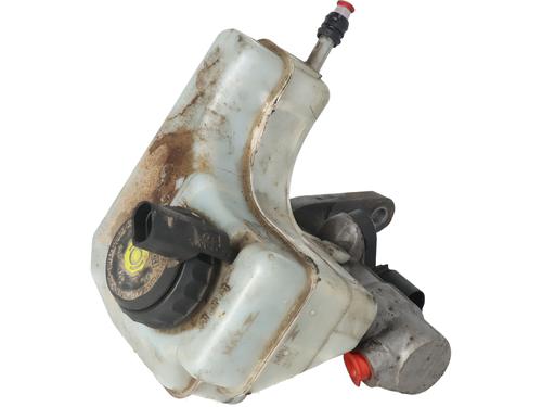 brake-master-cylinder-vw-passat-b7-variant-365-2010-2011-2012-2013-2014-2015-34344174 main image