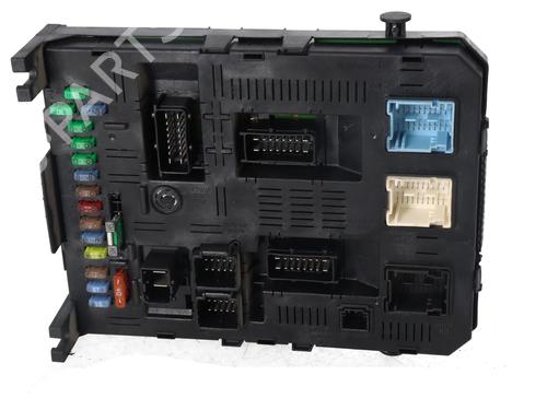 Used Fuse box Fuse box 37026767 37026767