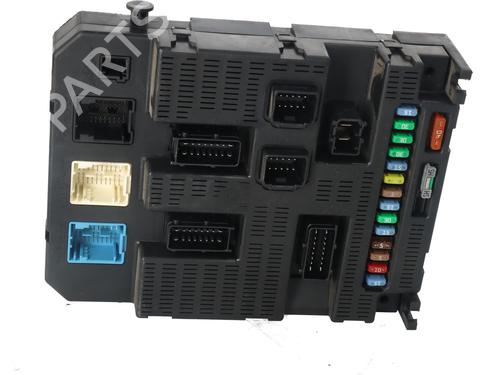 Used Fuse box Fuse box 35785156 35785156