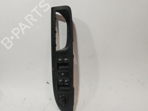 Venstre fortil elrude kontakt VW PASSAT B6 (3C2) [2005-2010]  28191821