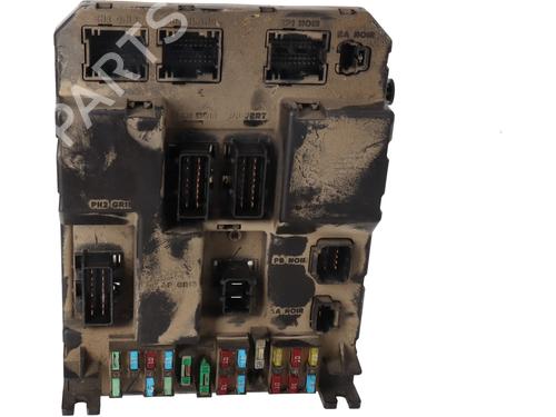 Used Fuse box Fuse box 37995201 37995201