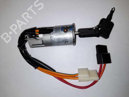 Used Ignition barrel RENAULT TRAFIC II Van (FL) [2001-2025]  8572276