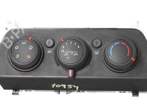 climate-control-dacia-sandero-ii-2012-32317388 main image