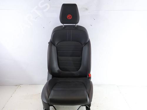 right-front-seat-mg-mg-zs-suv-azs1-2017-39185000 main image