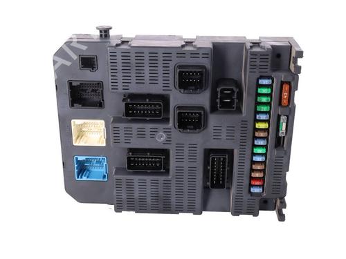 Used Fuse box Fuse box 38684907 38684907