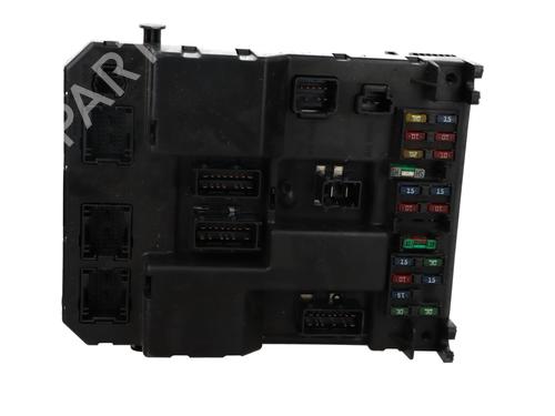 Used Fuse box Fuse box 38105248 38105248