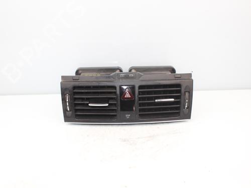 Used Air vent MERCEDES-BENZ C-CLASS (W204) C 320 CDI (204.022) (224 hp) 16448431