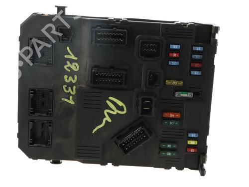 Used Fuse box Fuse box 38165302 38165302