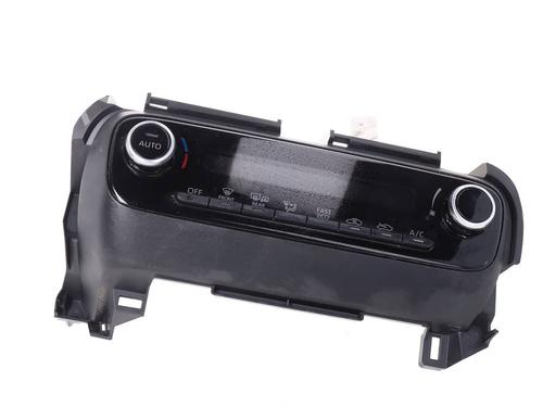 climate-control-toyota-yaris-_p21_-_pa1_-_ph1_-2020-39386087 main image